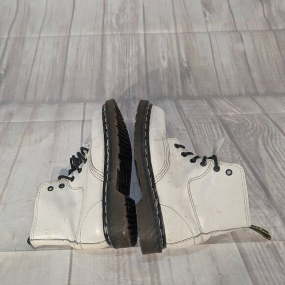 Dr Martens Wome White Leather Lace-Up Casual Block Heel Vintage Combat Boot - Picture 7 of 11